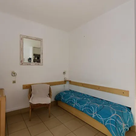 Le Lavandou: 4 Pers. Vue Mer, Parking, Clim - Fr-1-803-92 Apartment *