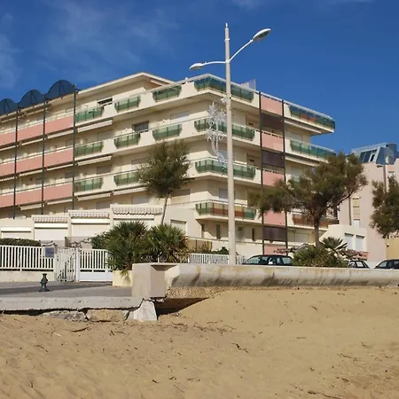 Le Lavandou: 4 Pers. Vue Mer, Parking, Clim - Fr-1-803-92 Apartment Le Lavandou